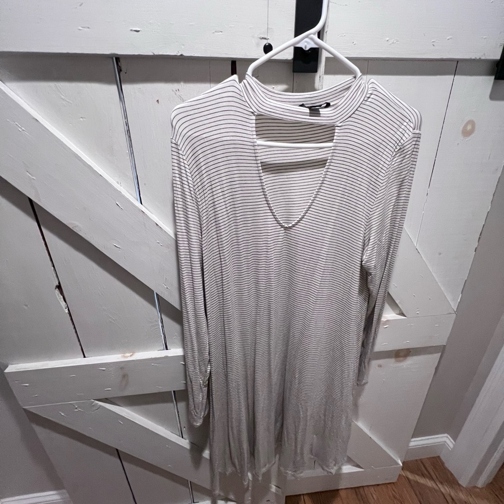 AE keyhole flowy dress